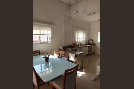 Casa à venda com 176m², 3 quartos e 6 vagas