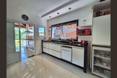 Casa à venda com 371m², 4 quartos e 4 vagas