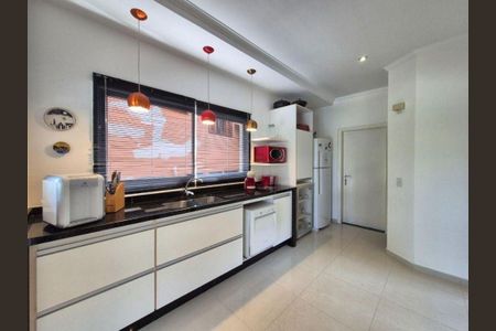 Casa à venda com 371m², 4 quartos e 4 vagas