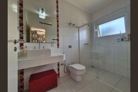 Casa à venda com 371m², 4 quartos e 4 vagas