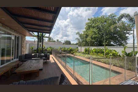 Casa à venda com 321m², 3 quartos e 4 vagas