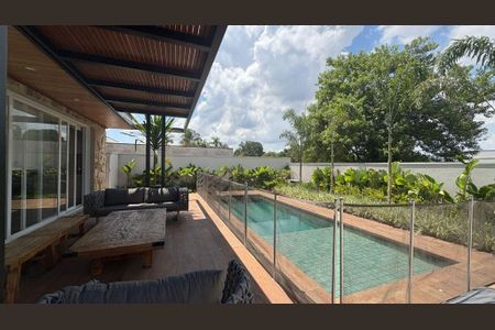 Casa à venda com 321m², 3 quartos e 4 vagas