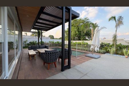 Casa à venda com 321m², 3 quartos e 4 vagas