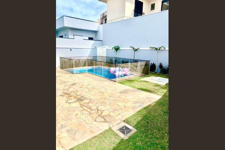 Casa à venda com 228m², 3 quartos e 4 vagas