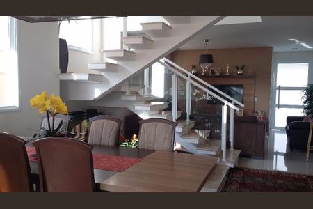 Casa à venda com 278m², 3 quartos e 4 vagas