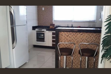 Casa à venda com 278m², 3 quartos e 4 vagas