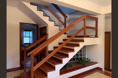 Casa à venda com 250m², 3 quartos e 4 vagas