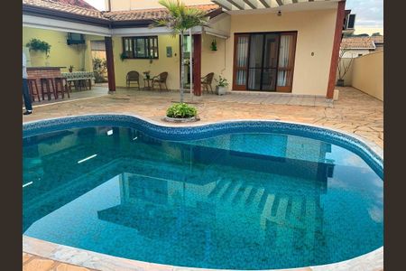 Casa à venda com 250m², 3 quartos e 4 vagas