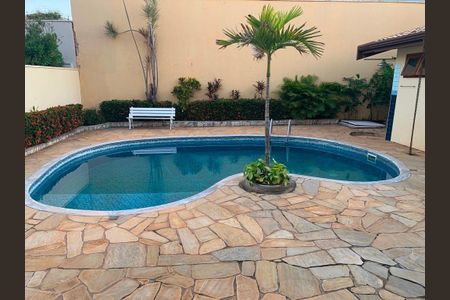 Casa à venda com 250m², 3 quartos e 4 vagas