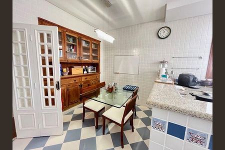 Casa à venda com 4 quartos, 400m² em Jardim Paiquere, Valinhos