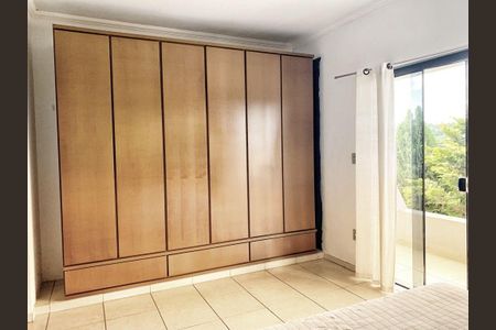 Casa à venda com 3 quartos, 450m² em Santa Cruz, Valinhos