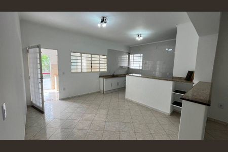 Casa à venda com 140m², 3 quartos e 4 vagas