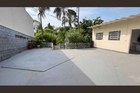 Casa à venda com 140m², 3 quartos e 4 vagas