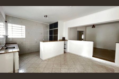 Casa à venda com 140m², 3 quartos e 4 vagas