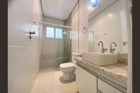 Casa à venda com 253m², 3 quartos e 4 vagas