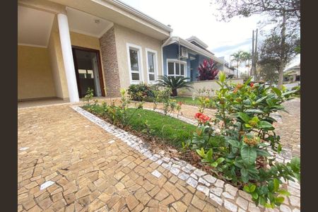 Casa à venda com 253m², 3 quartos e 4 vagas