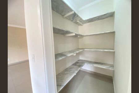 Casa à venda com 253m², 3 quartos e 4 vagas