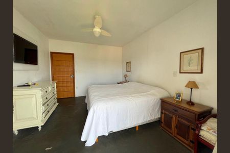 Casa à venda com 242m², 3 quartos e 2 vagas