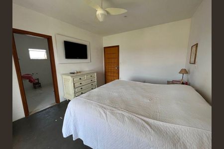 Casa à venda com 242m², 3 quartos e 2 vagas