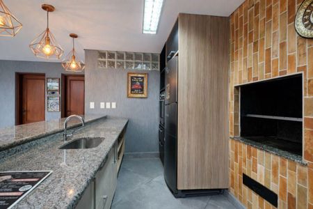 Casa à venda com 350m², 4 quartos e 4 vagas
