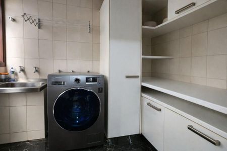 Casa à venda com 350m², 4 quartos e 4 vagas