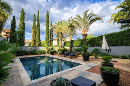 Casa à venda com 350m², 4 quartos e 4 vagas