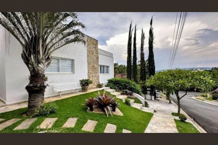 Casa à venda com 218m², 3 quartos e 5 vagas