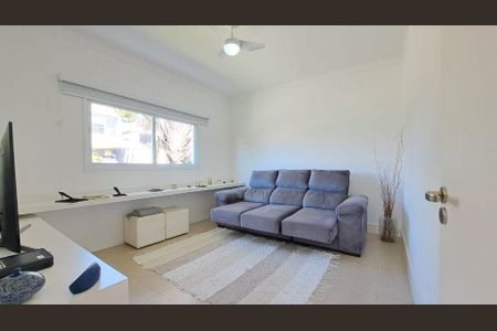 Casa à venda com 218m², 3 quartos e 5 vagas