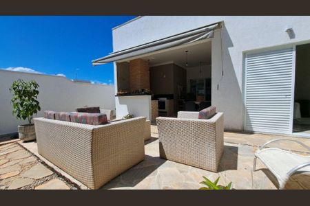 Casa à venda com 218m², 3 quartos e 5 vagas