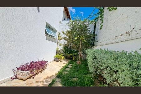 Casa à venda com 3 quartos, 218m² em Jardim Nova Suica, Valinhos