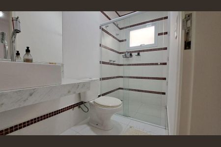Casa à venda com 218m², 3 quartos e 5 vagas