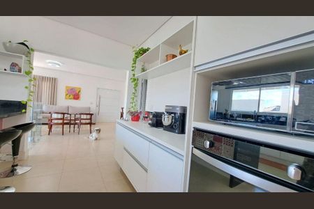 Casa à venda com 218m², 3 quartos e 5 vagas