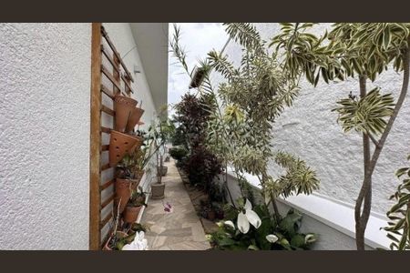 Casa à venda com 218m², 3 quartos e 5 vagas