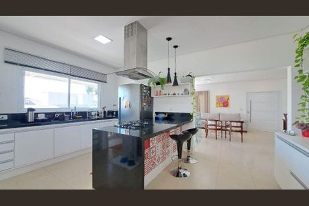 Casa à venda com 218m², 3 quartos e 5 vagas