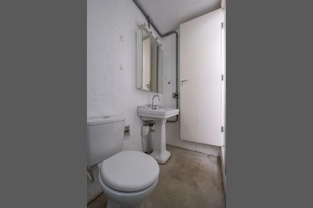 Banheiro de casa para alugar com 1 quarto, 65m² em Vila Madalena, São Paulo