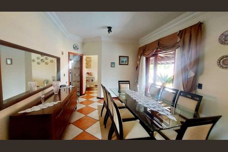 Casa à venda com 398m², 4 quartos e 4 vagas