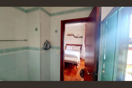 Casa à venda com 398m², 4 quartos e 4 vagas
