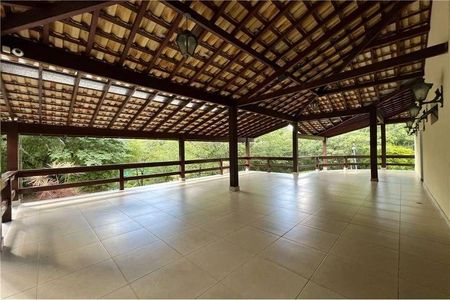 Casa à venda com 398m², 4 quartos e 4 vagas