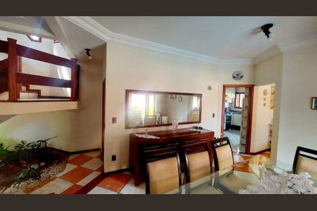 Casa à venda com 398m², 4 quartos e 4 vagas