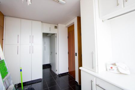 Apartamento à venda com 260m², 4 quartos e 4 vagas Apartamento à venda com 260m², 4 quartos e 4 vagasÁrea de serviço