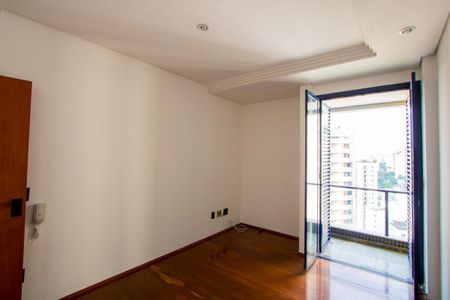 Apartamento à venda com 260m², 4 quartos e 4 vagas Apartamento à venda com 260m², 4 quartos e 4 vagasQuarto 4