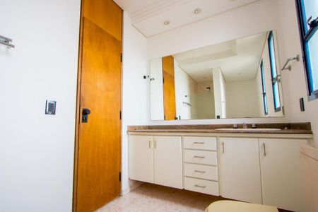 Apartamento à venda com 260m², 4 quartos e 4 vagas Apartamento à venda com 260m², 4 quartos e 4 vagasBanheiro do quarto 1