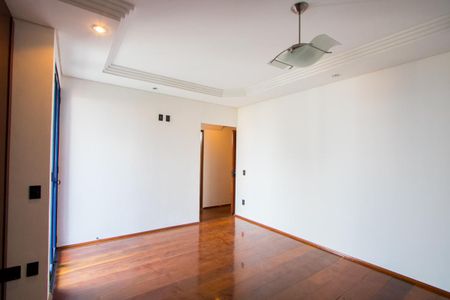 Apartamento à venda com 260m², 4 quartos e 4 vagas Apartamento à venda com 260m², 4 quartos e 4 vagasQuarto 2 - Suíte