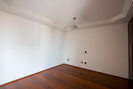 Apartamento à venda com 260m², 4 quartos e 4 vagas Apartamento à venda com 260m², 4 quartos e 4 vagasQuarto 2 - Suíte