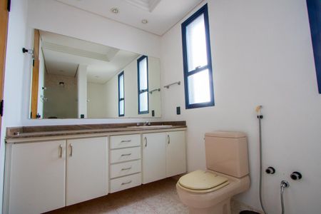 Apartamento à venda com 260m², 4 quartos e 4 vagas Apartamento à venda com 260m², 4 quartos e 4 vagasBanheiro do quarto 1