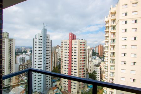 Apartamento à venda com 260m², 4 quartos e 4 vagas Apartamento à venda com 260m², 4 quartos e 4 vagasVaranda do quarto 4