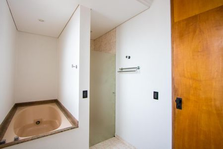 Apartamento à venda com 260m², 4 quartos e 4 vagas Apartamento à venda com 260m², 4 quartos e 4 vagasBanheiro do quarto 1
