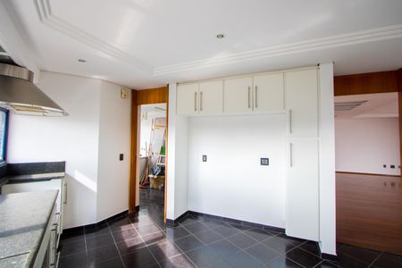 Apartamento à venda com 260m², 4 quartos e 4 vagas Apartamento à venda com 260m², 4 quartos e 4 vagasCozinha