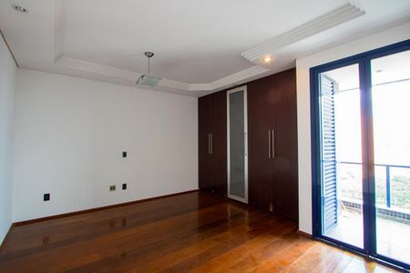 Apartamento à venda com 260m², 4 quartos e 4 vagas Apartamento à venda com 260m², 4 quartos e 4 vagasQuarto 2 - Suíte