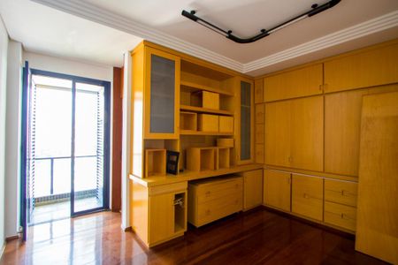 Apartamento à venda com 260m², 4 quartos e 4 vagas Apartamento à venda com 260m², 4 quartos e 4 vagasQuarto 3 - Suíte